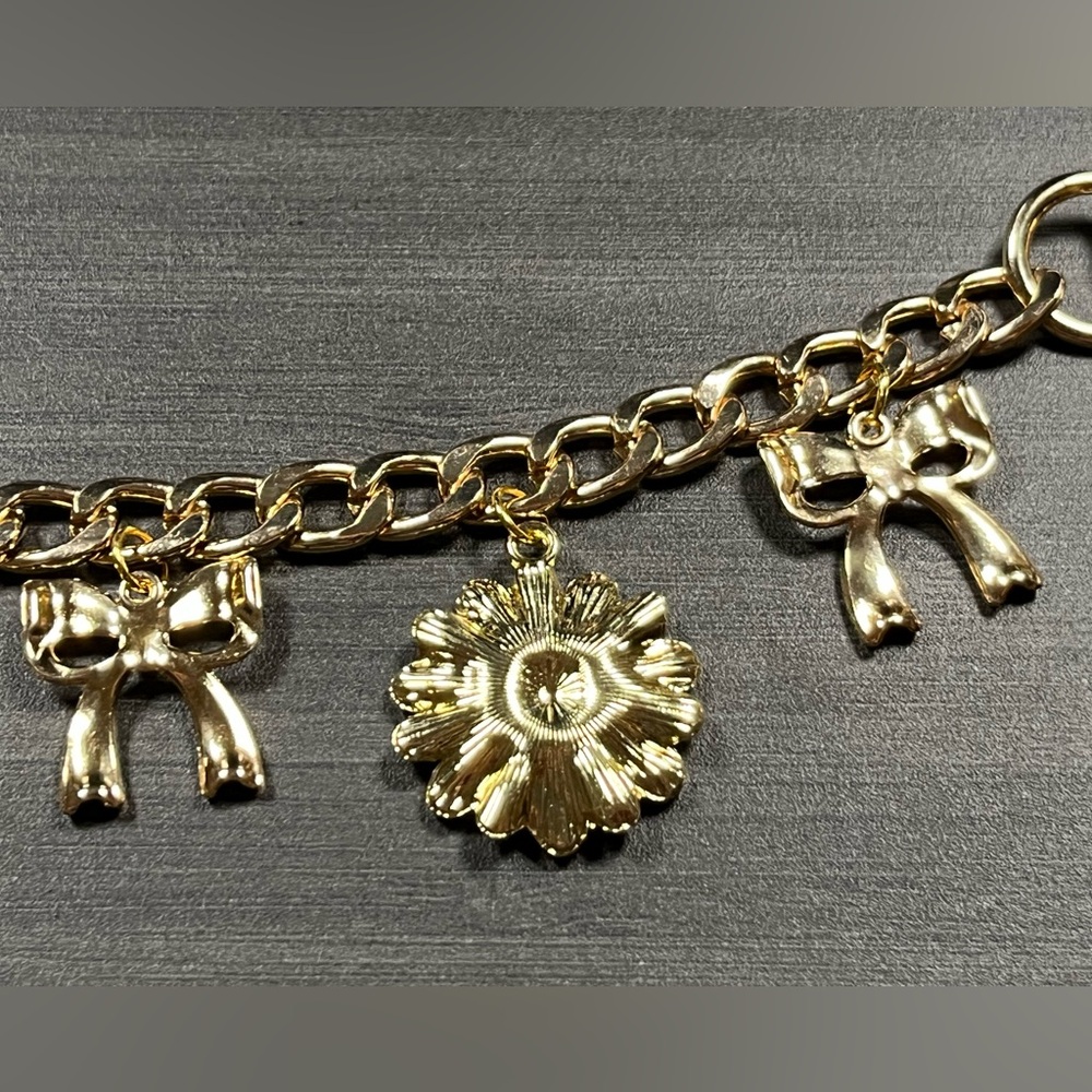 Bag Charm Chain in Gold Tone with Yellow Flowers and White Bow Ties - Picture 7 of 7